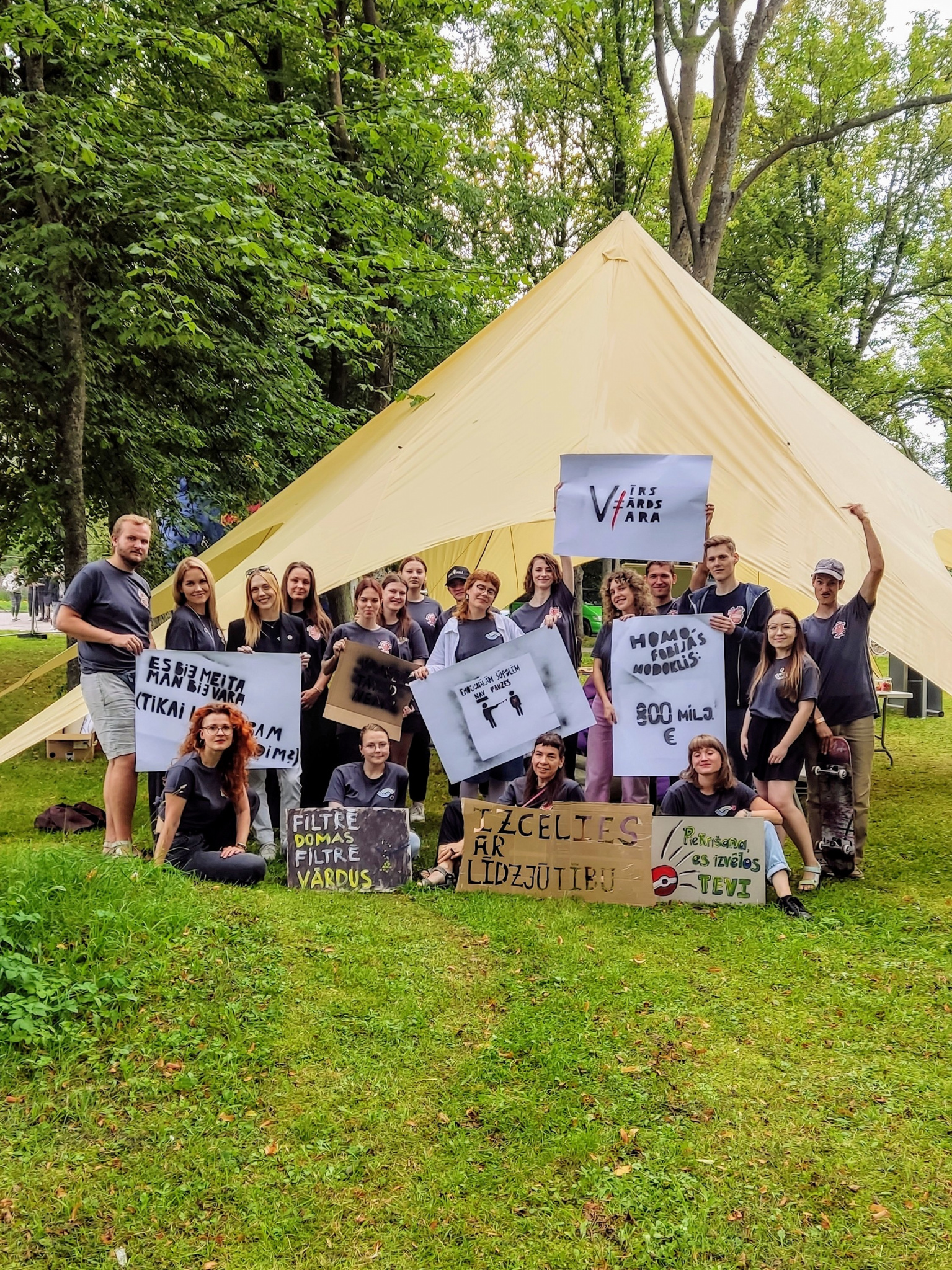 Centrs MARTA pateicas savai kolosālajai brīvprātīgo komandai