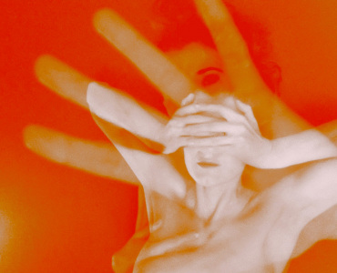 Iepazīsimies, es esmu Vardarbība!