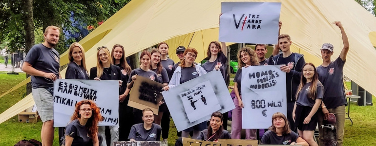 Centrs MARTA pateicas savai kolosālajai brīvprātīgo komandai